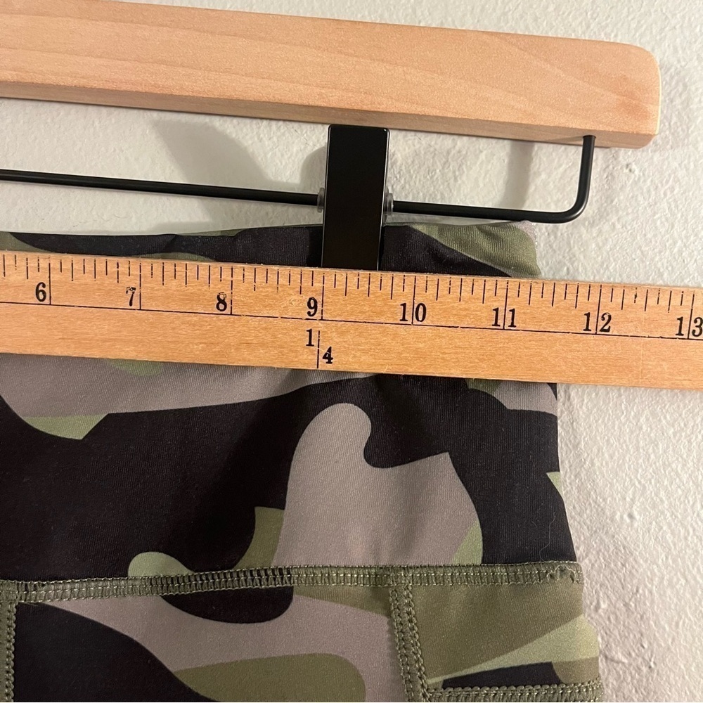 Zyia Active Camo Print Light n Tight Legging Size 2 - Picture 5 of 9
